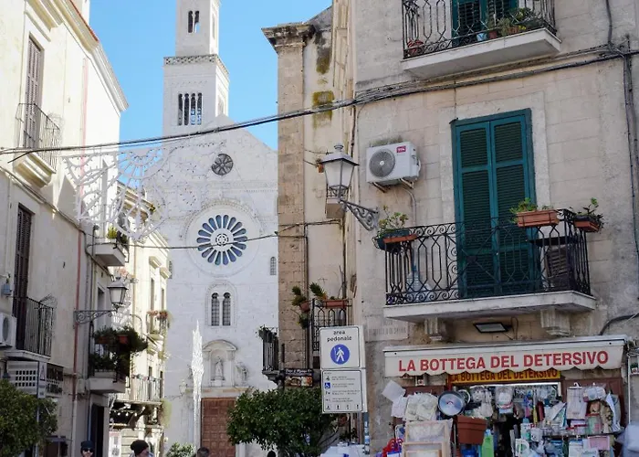 Travel Old Apartment